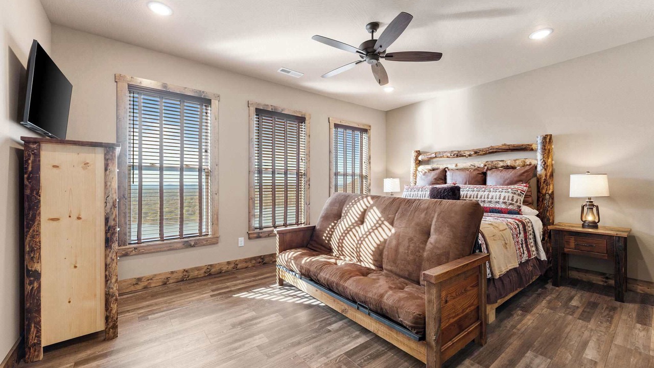Photo of Bedroom in Kimberling City