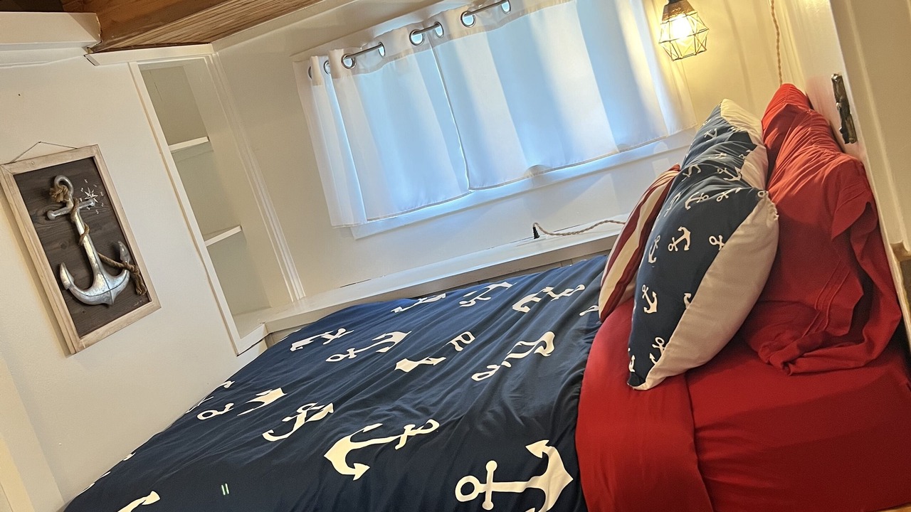 Photo of Bedroom in Mount Ida