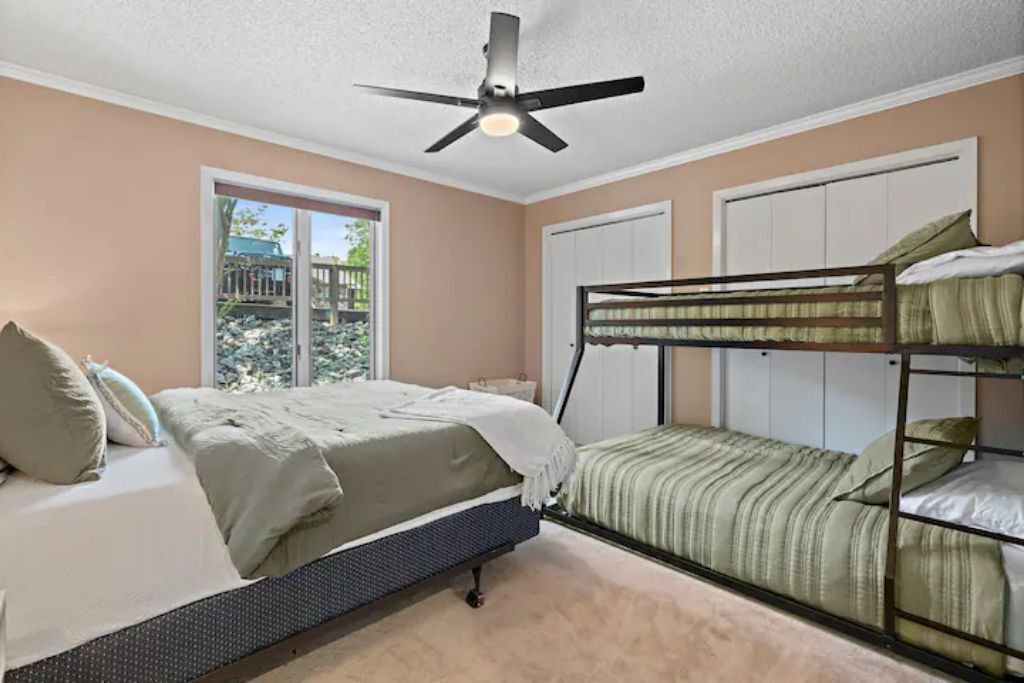Photo of Bedroom in Mount Ida
