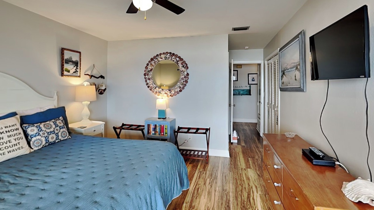 Photo of Bedroom in Harbor Oaks