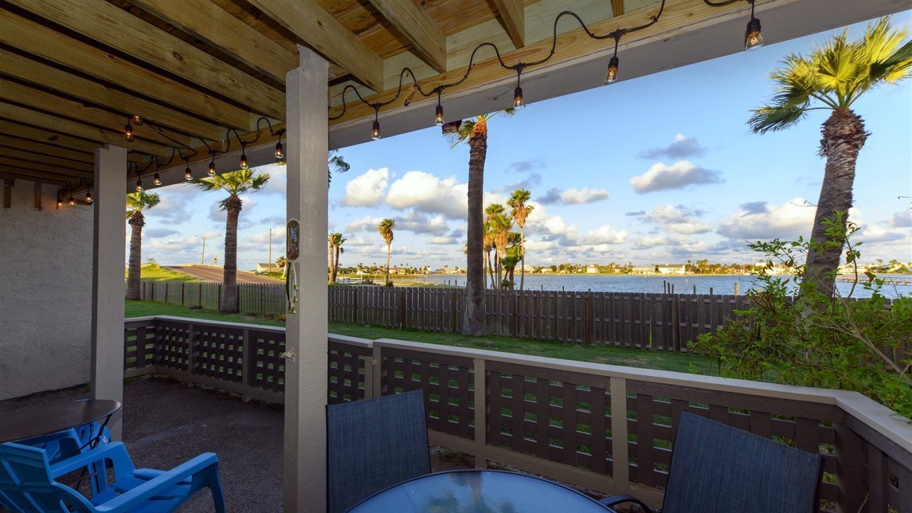 Photo of Outdoor in Harbor Oaks