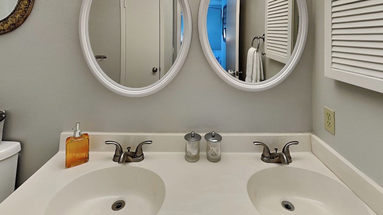 Photo of Bathroom in Harbor Oaks
