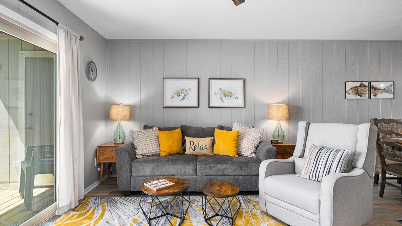 Photo of Livingroom in Harbor Oaks