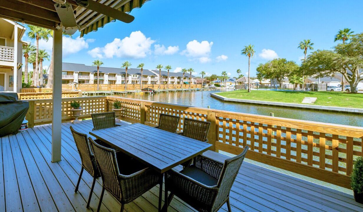 Photo of Outdoor in Harbor Oaks