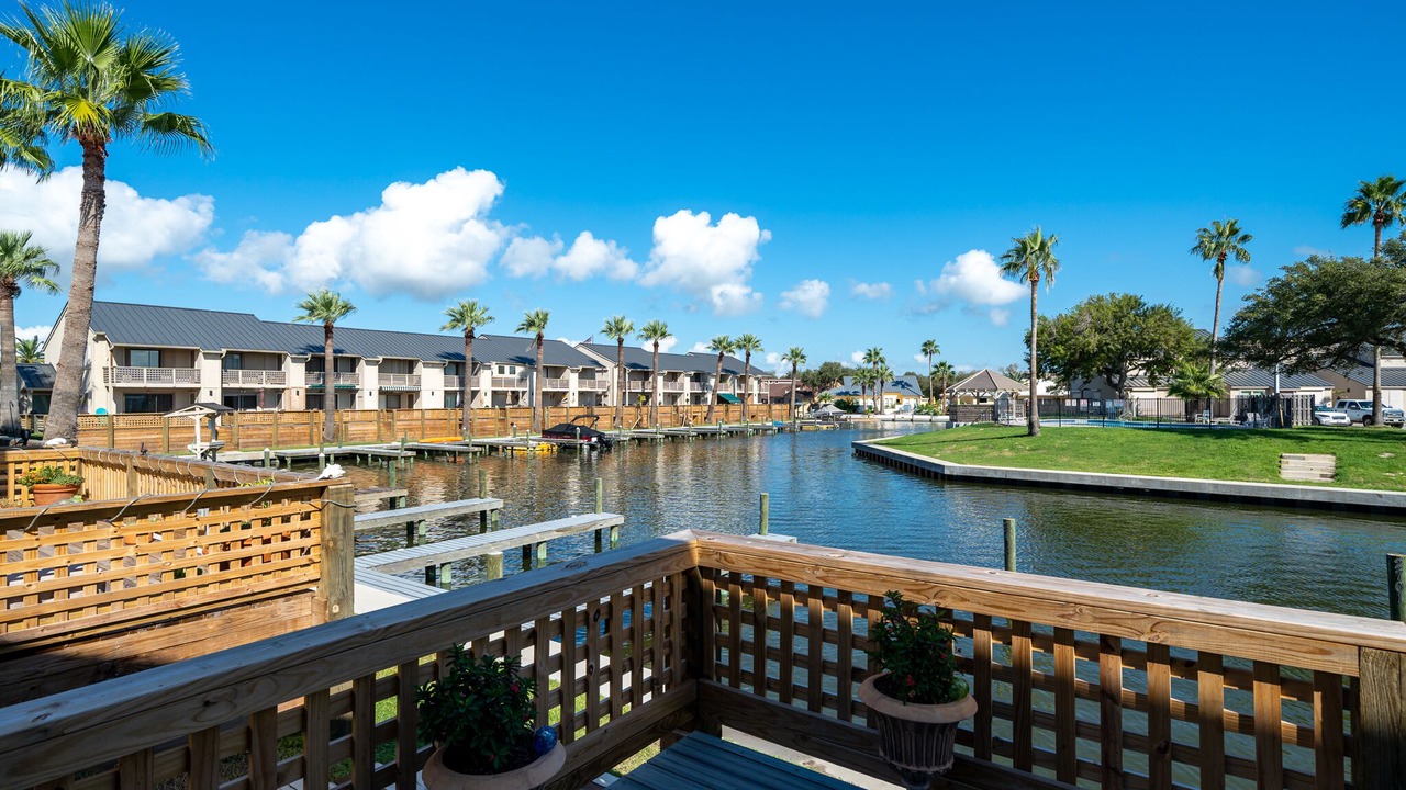 Photo of Patio Balcony in Harbor Oaks