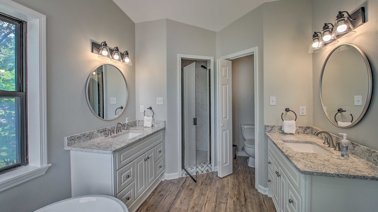 Photo of Bathroom in Piney