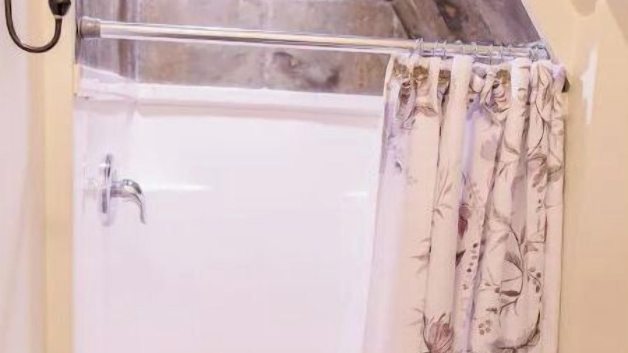 Photo of Bathroom in Lake Hamilton