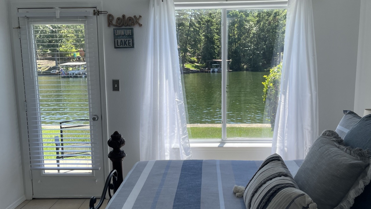 Photo of Bedroom in Mid America