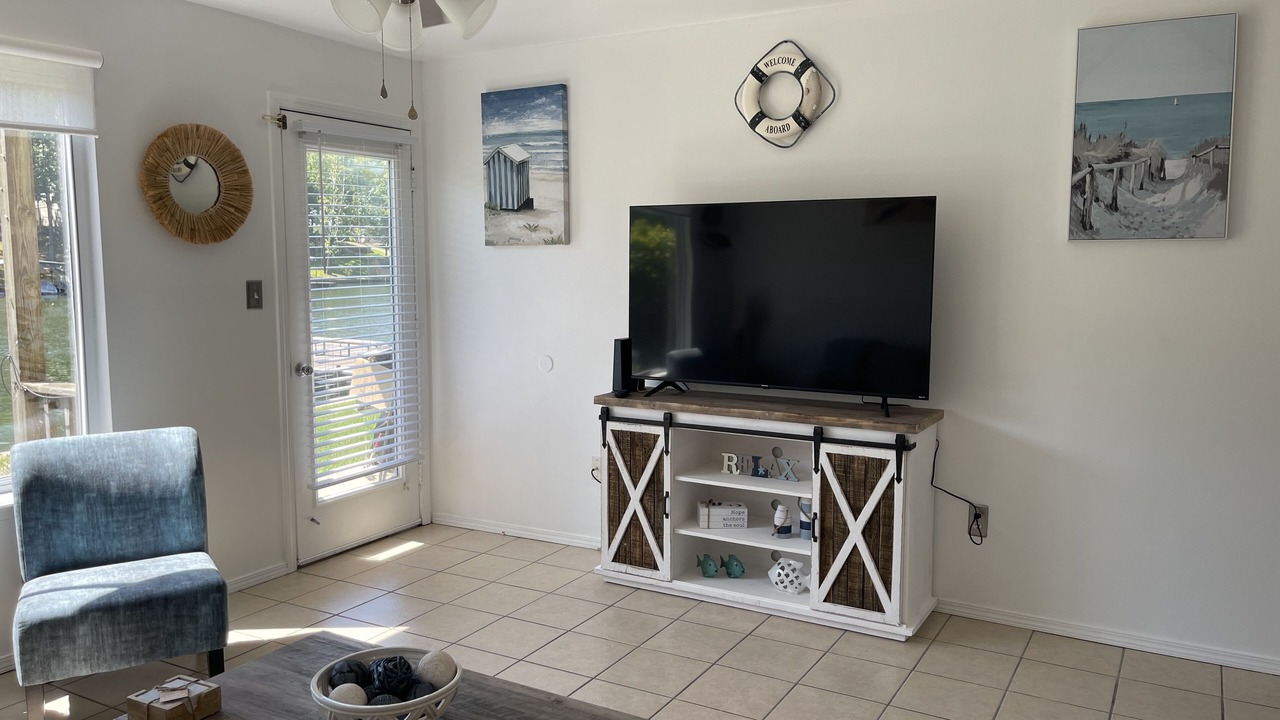 Photo of Livingroom in Mid America