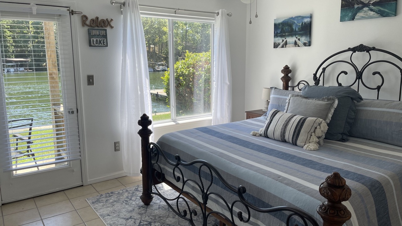 Photo of Bedroom in Mid America