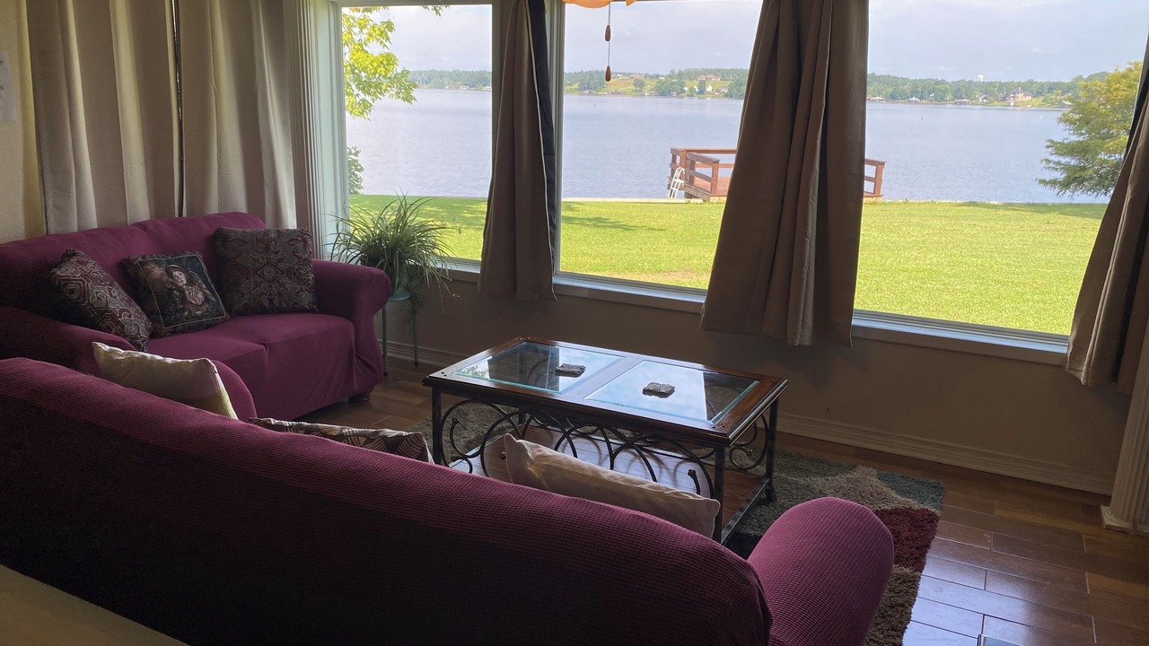 Photo of Livingroom in Farmerville