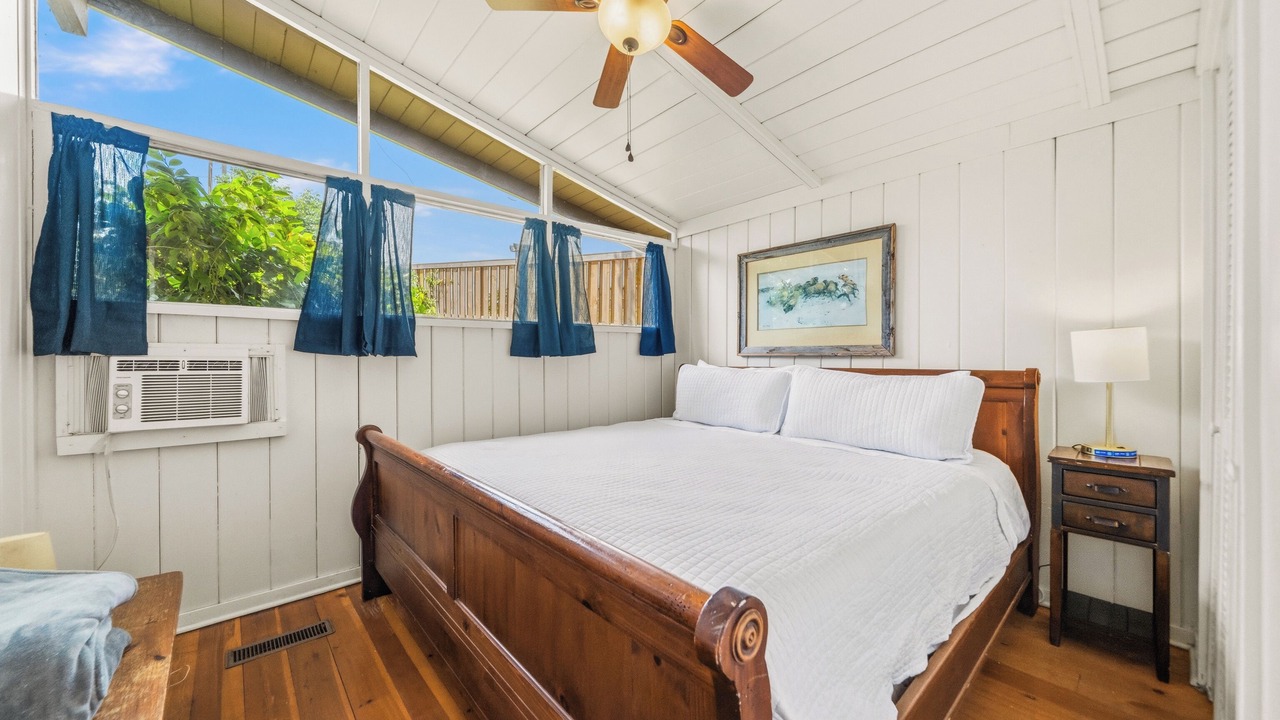 Photo of Bedroom in Lake Hamilton