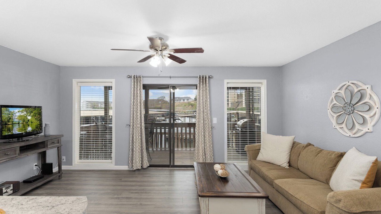 Photo of Livingroom in Village of Four Seasons