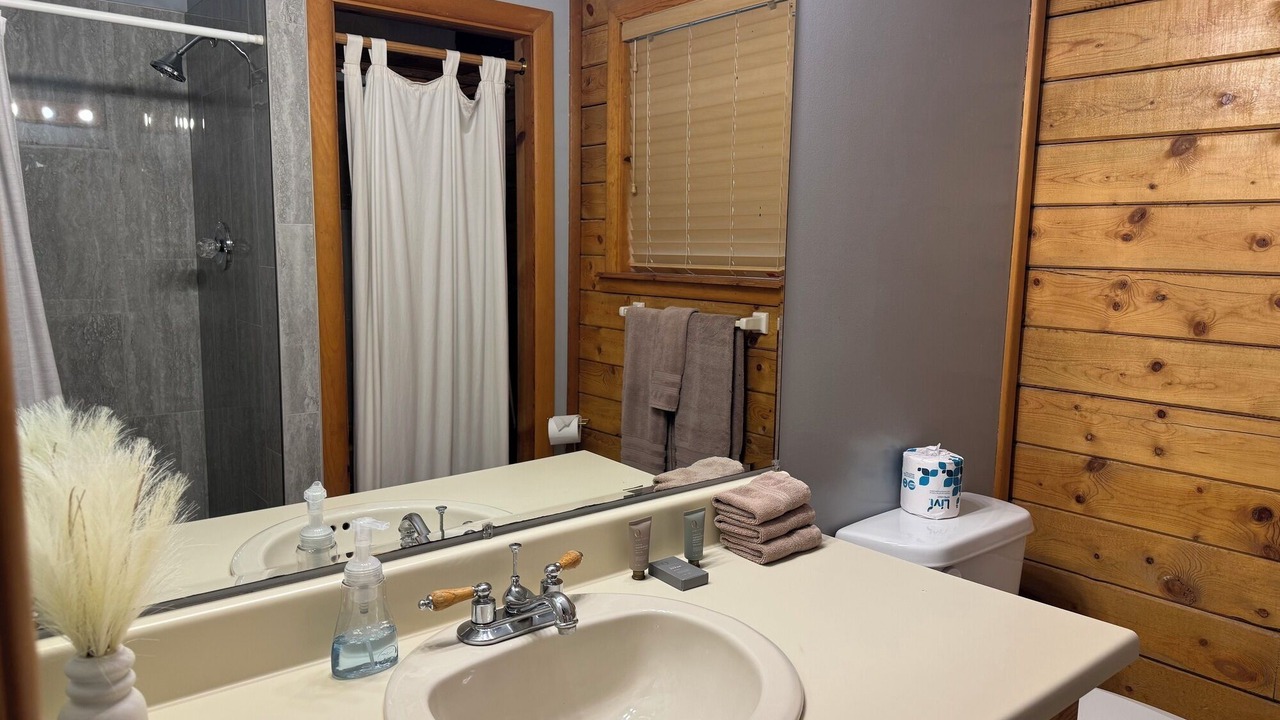 Photo of Bathroom in Eureka Springs