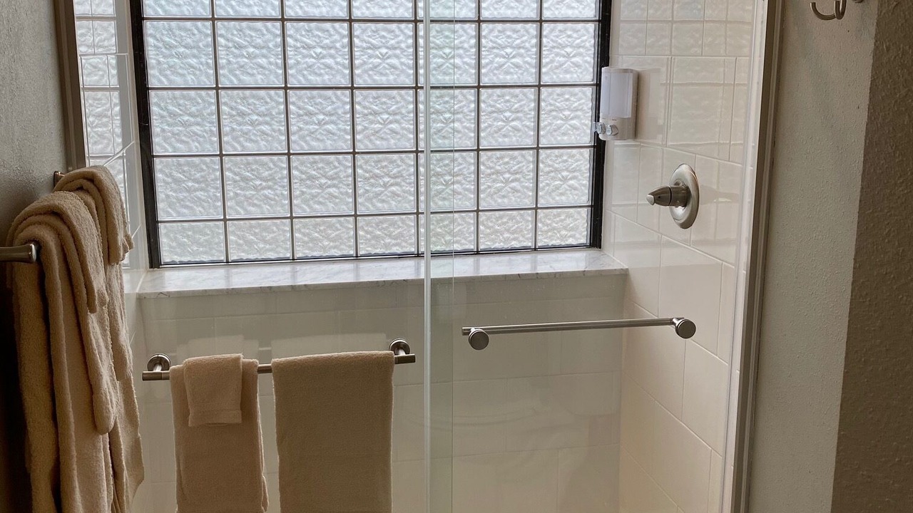 Photo of Bathroom in Lake Hamilton