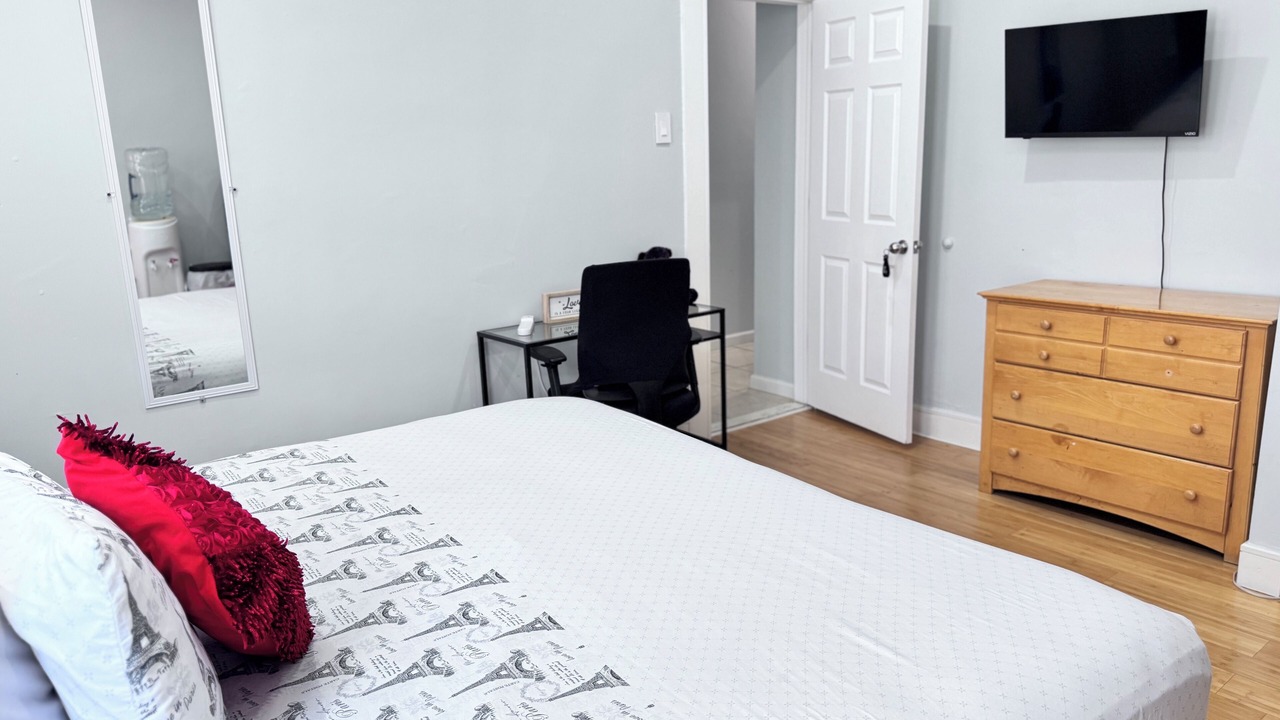 Photo of Bedroom in North Bergen
