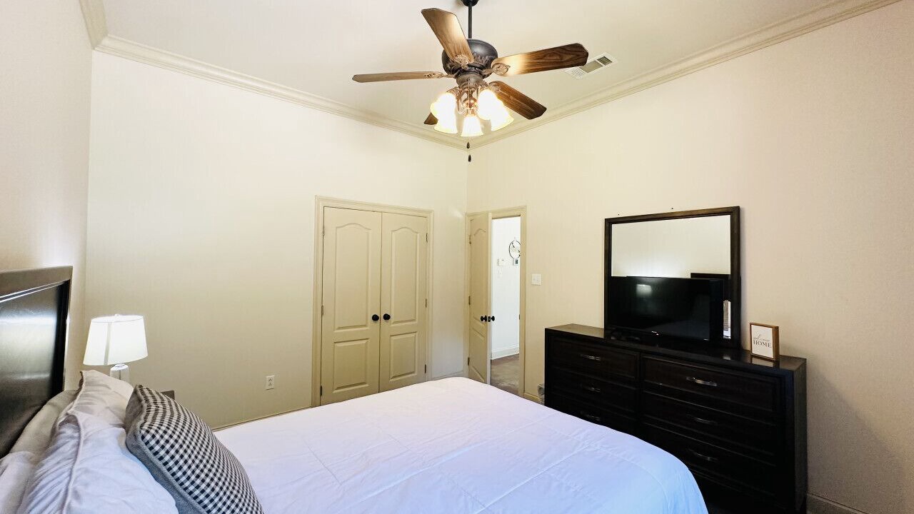 Photo of Bedroom in Pine Grove