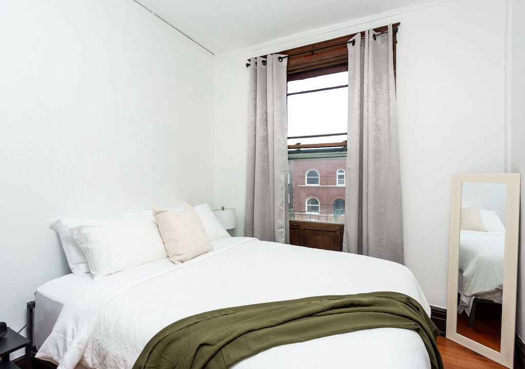 Photo of Bedroom in Shaw