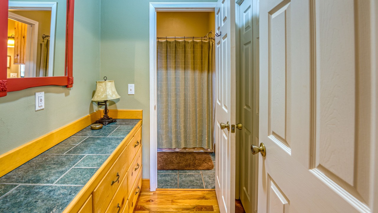 Photo of Bathroom in Jasper