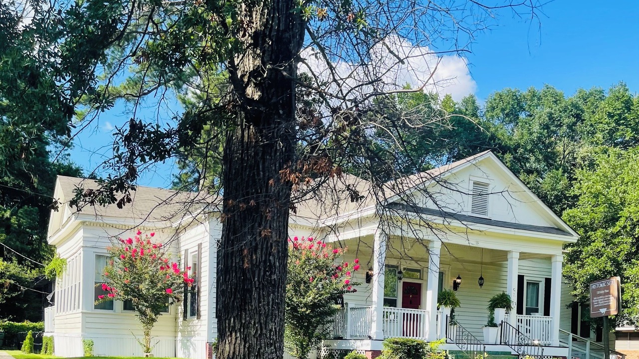 Photo of Outdoor in Highland Historic District