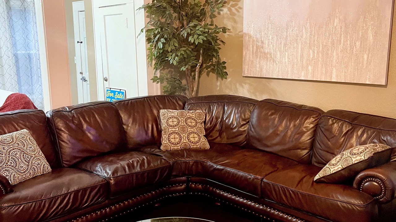 Photo of Livingroom in Highland Historic District
