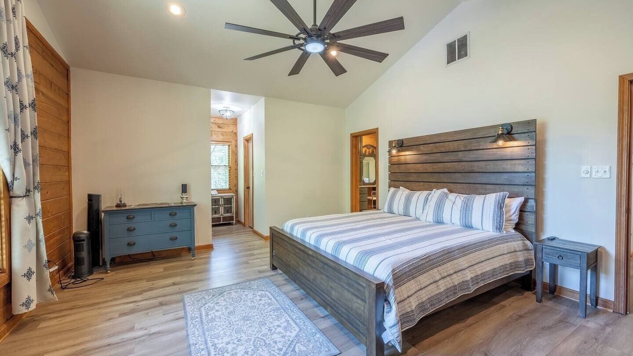 Photo of Bedroom in Pearcy
