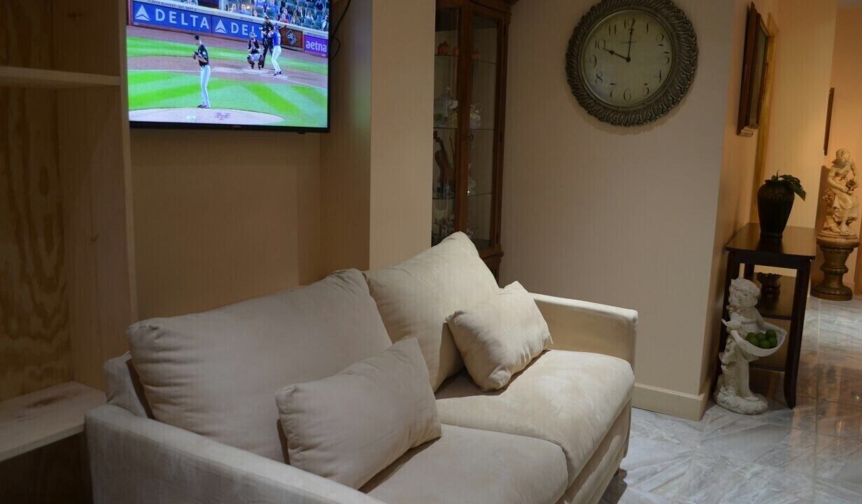Photo of Livingroom in Union City