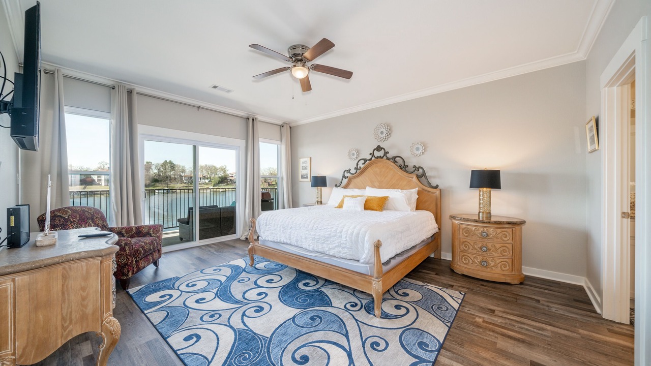 Photo of Bedroom in Lake Hamilton