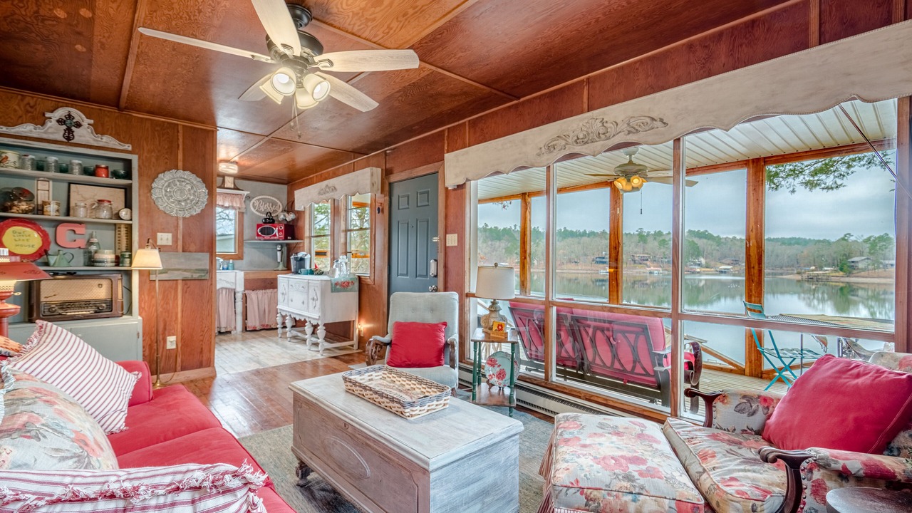 Photo of Livingroom in Piney