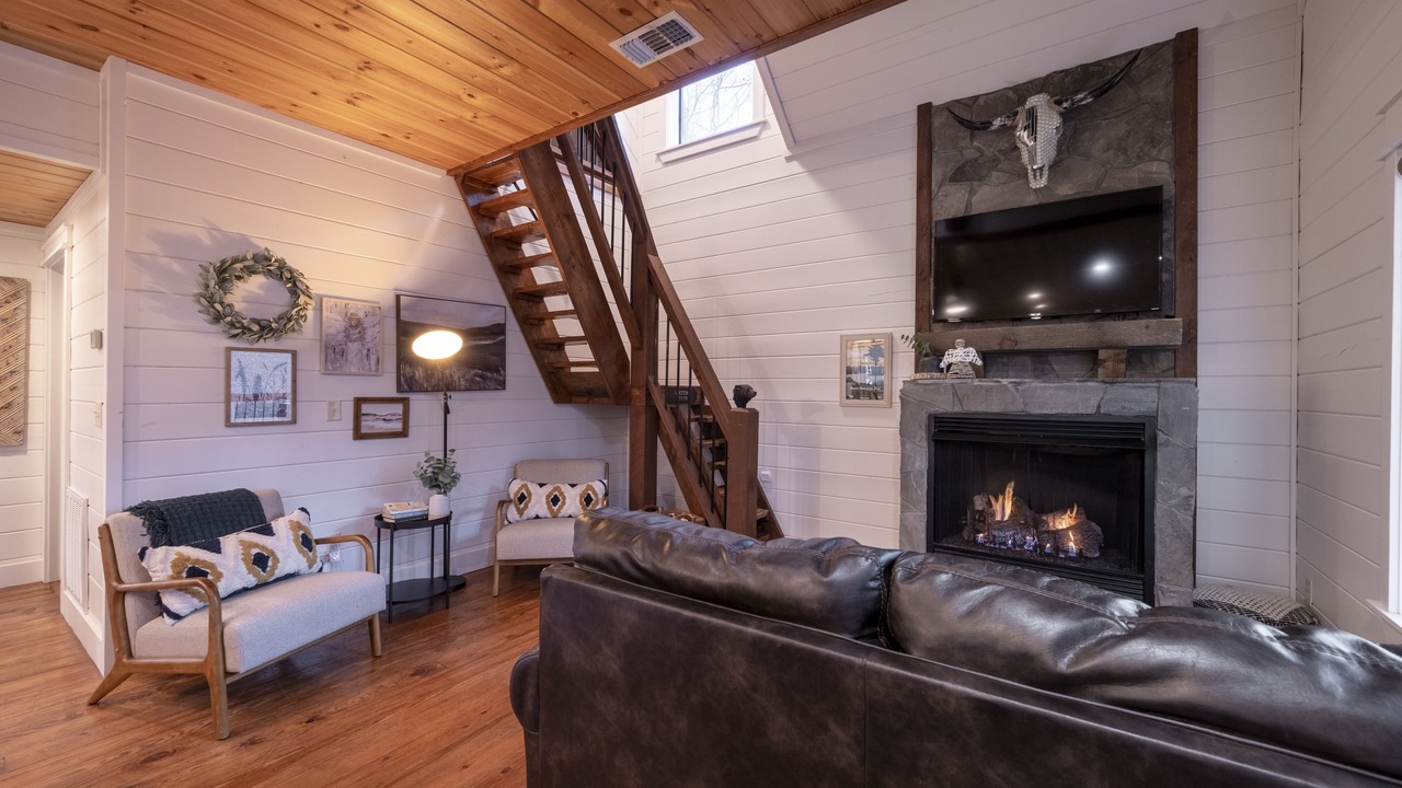 Photo of Livingroom in Broken Bow