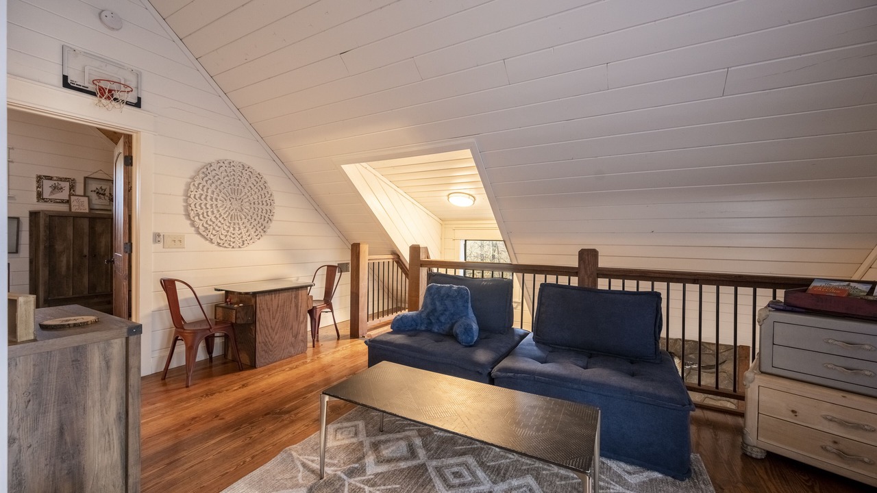 Photo of Livingroom in Broken Bow