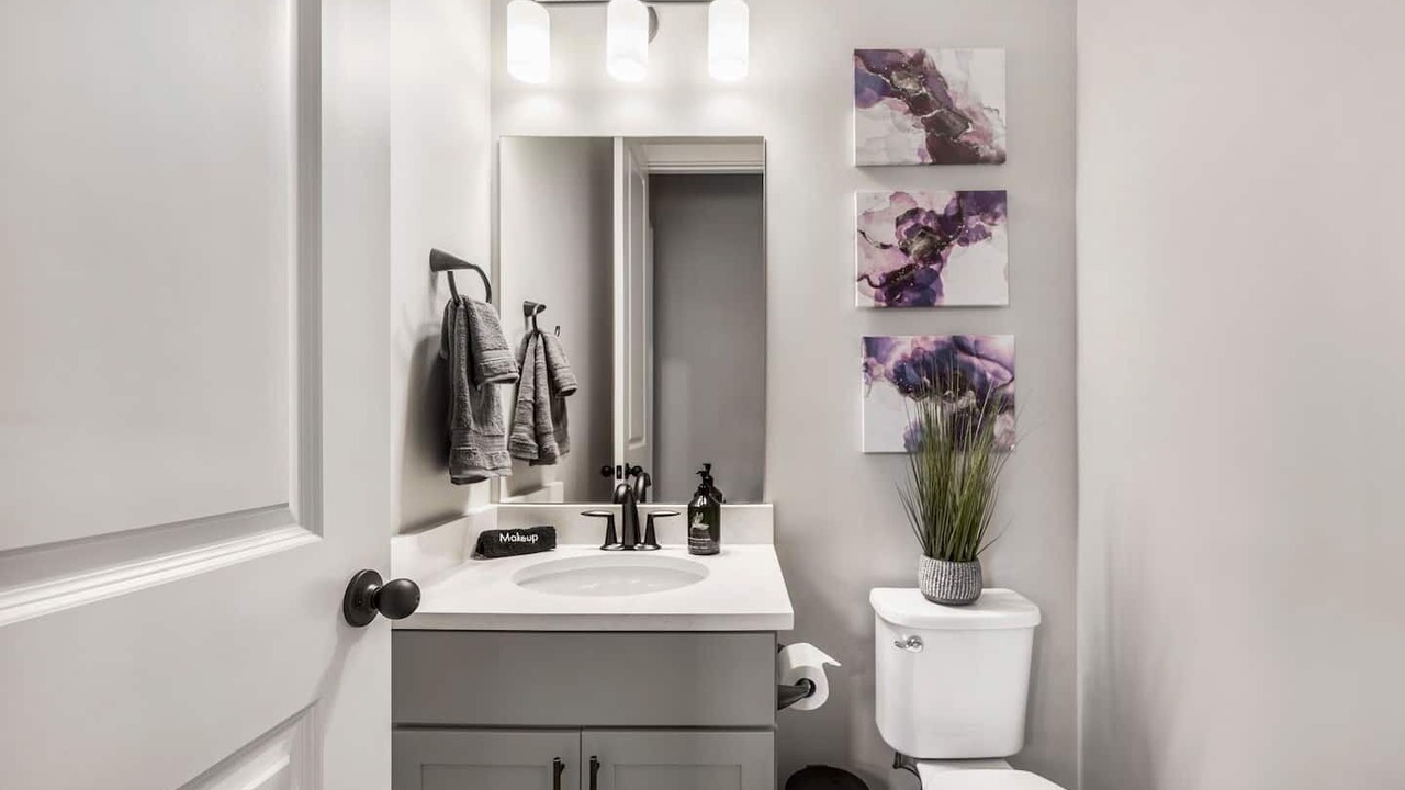 Photo of Bathroom in Hideout