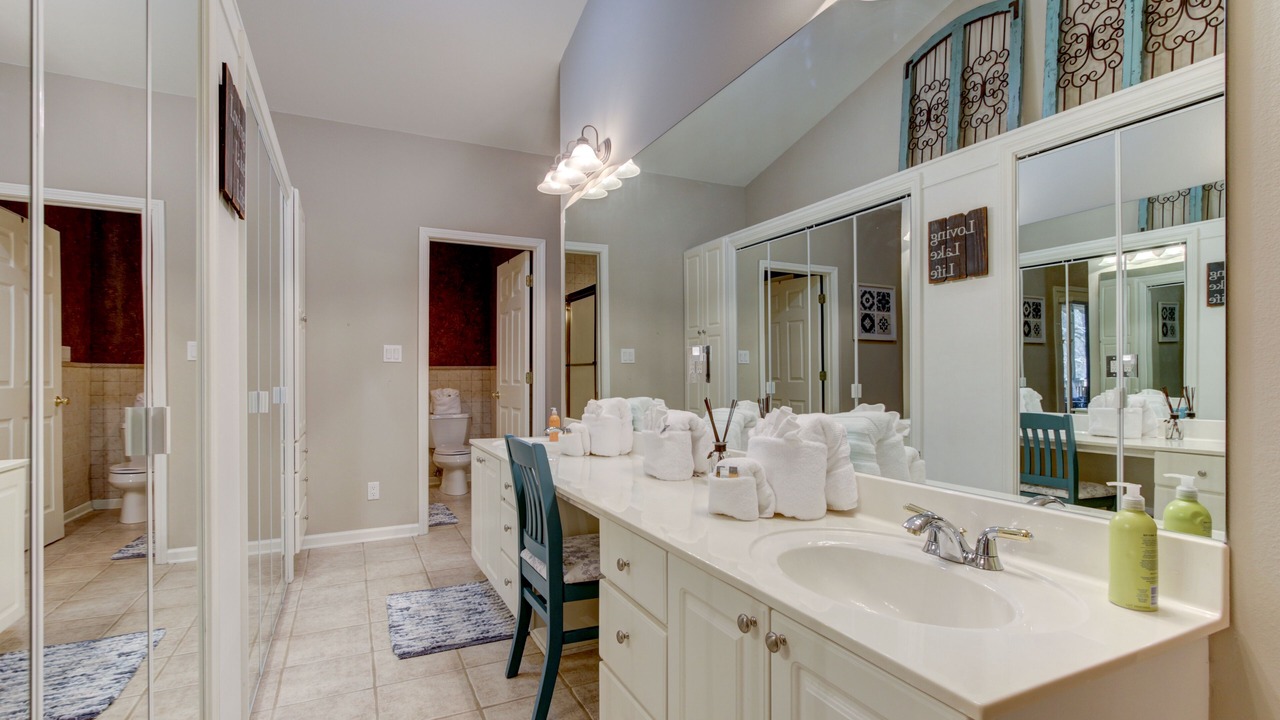 Photo of Bathroom in Mount Ida