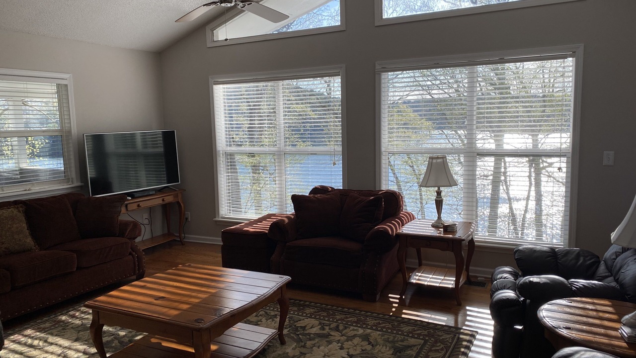 Photo of Livingroom in Jones Mills