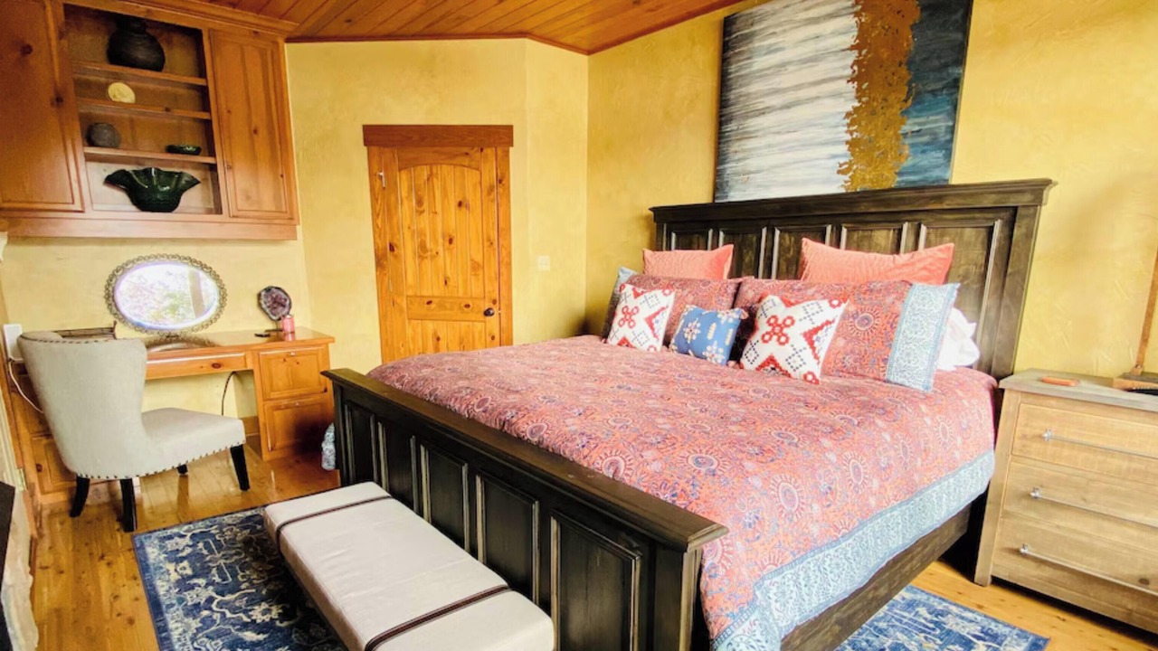 Photo of Bedroom in Piney