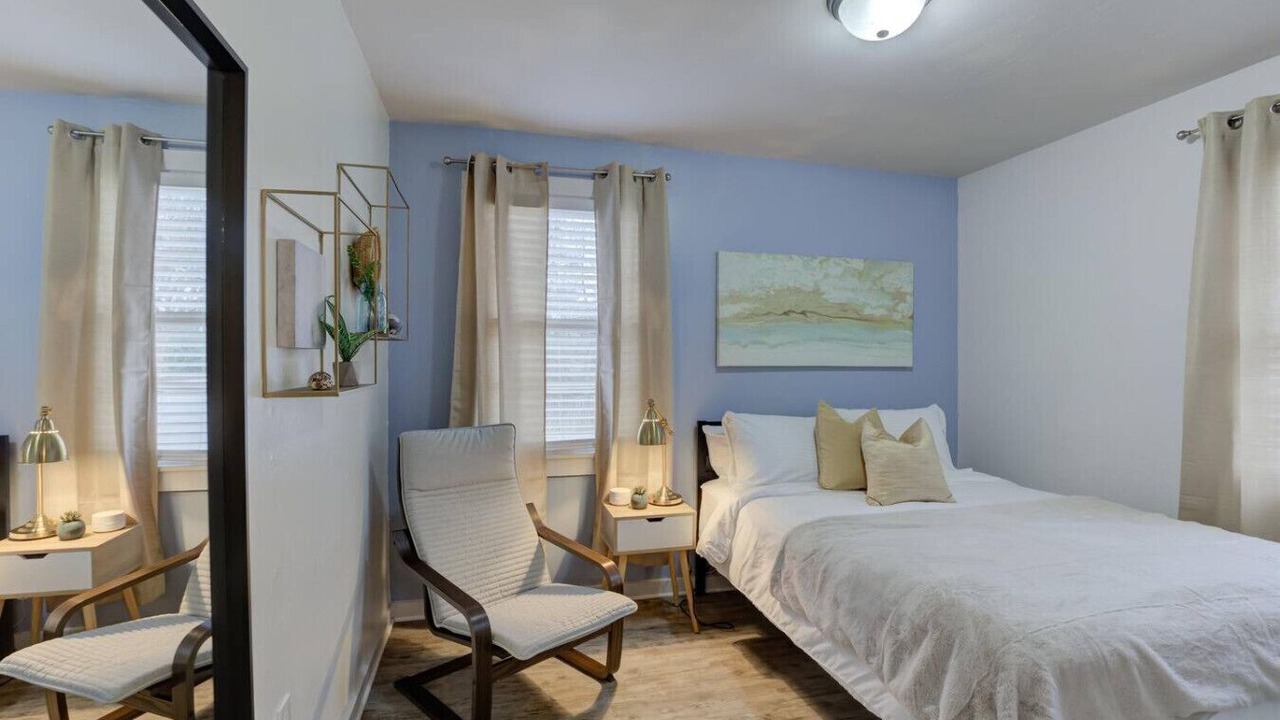 Photo of Bedroom in Midtown