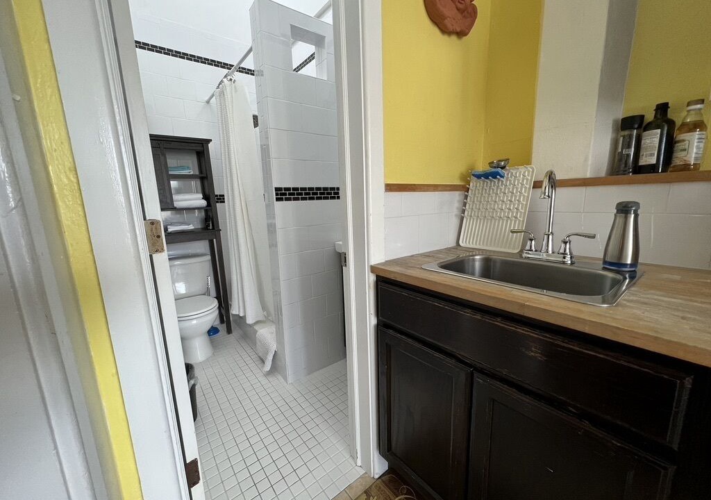 Photo of Bathroom in Laurel Park