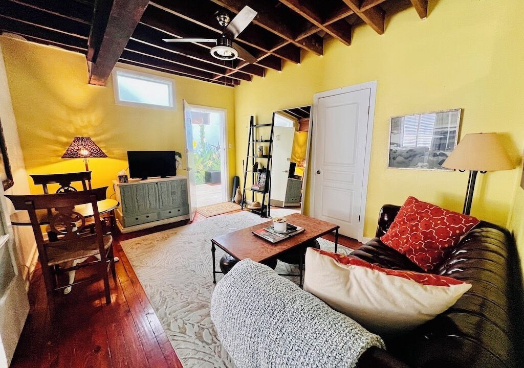 Photo of Livingroom in Laurel Park