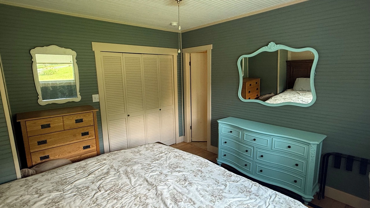 Photo of Bedroom in Barnardsville