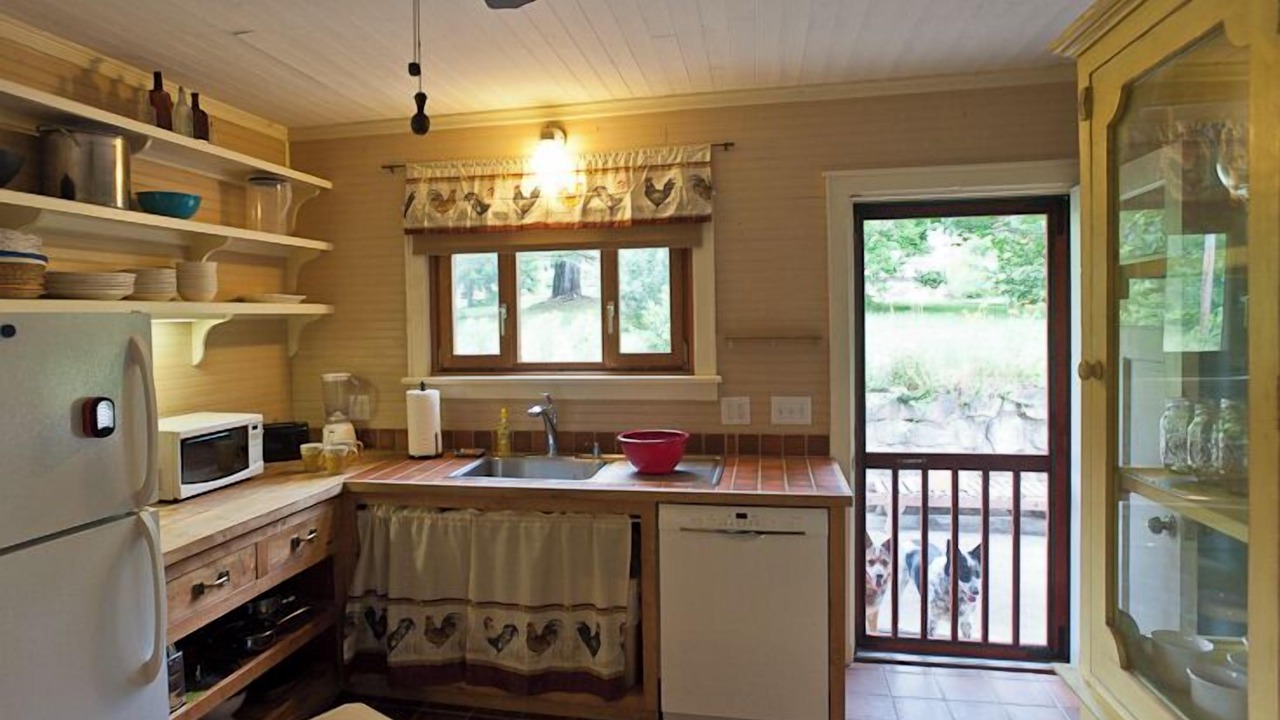 Photo of Kitchen in Barnardsville