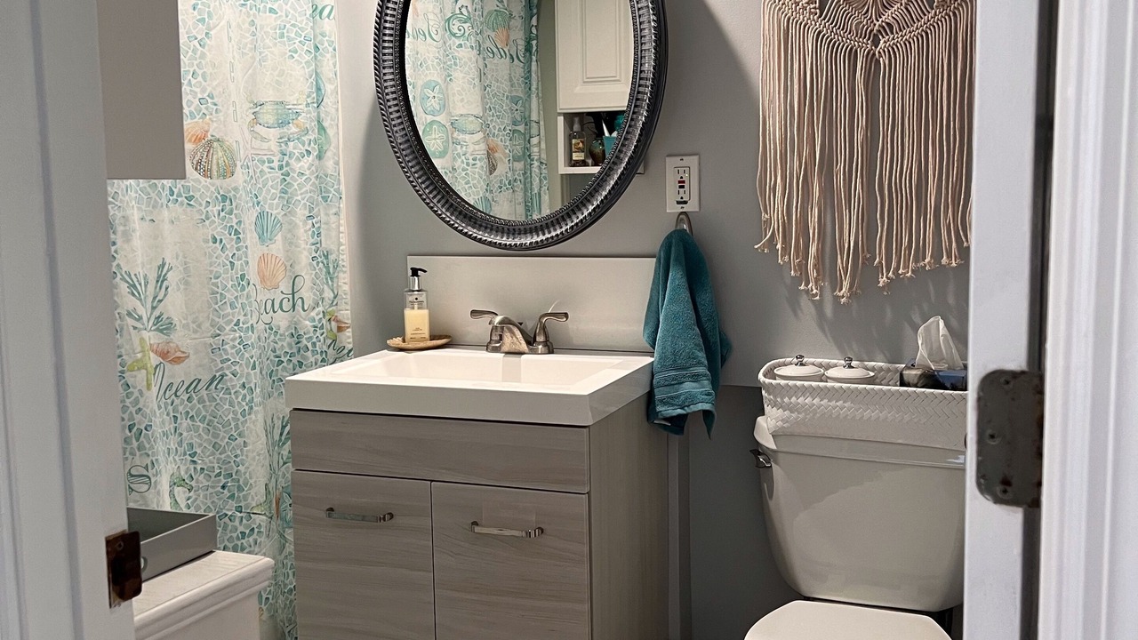 Photo of Bathroom in Gulf Gate Estates