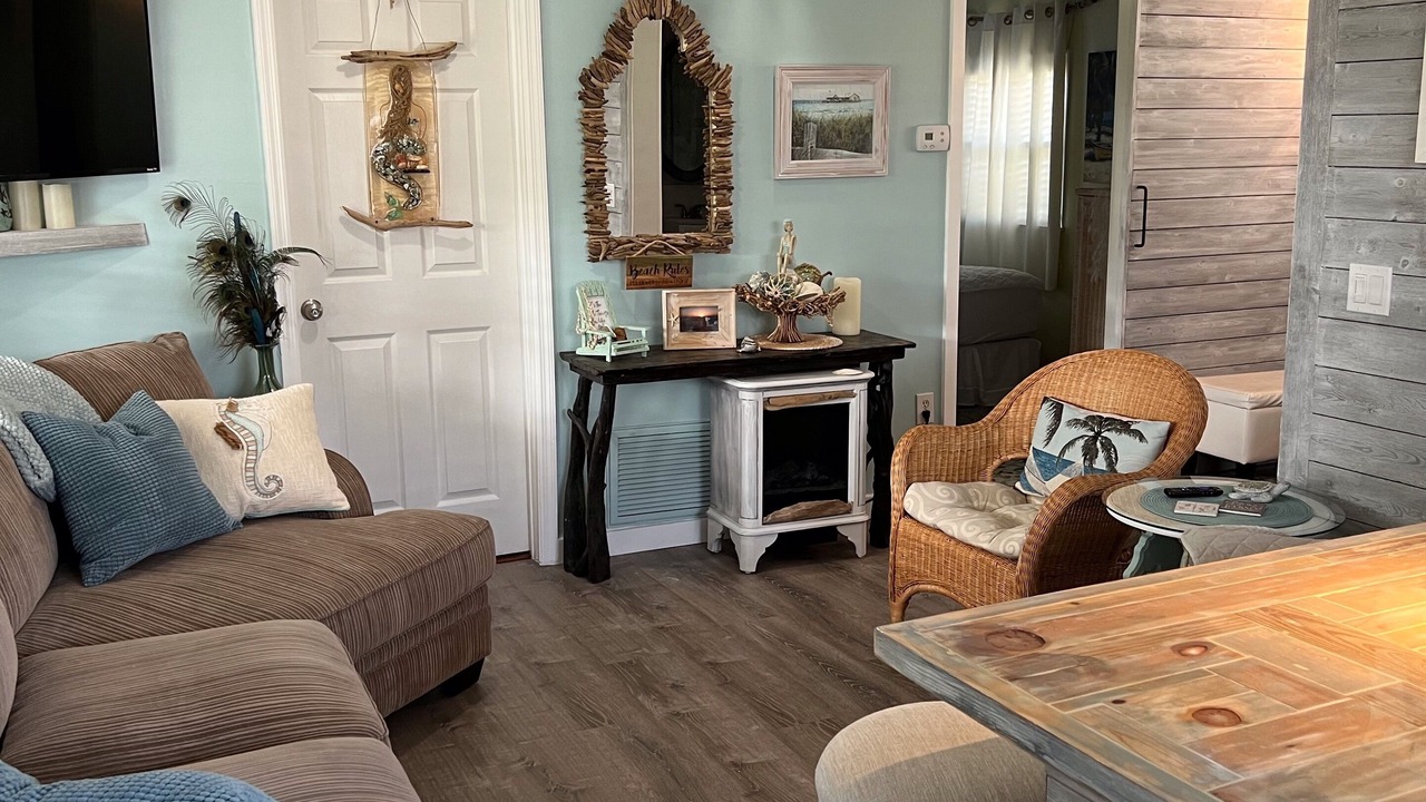 Photo of Livingroom in Gulf Gate Estates