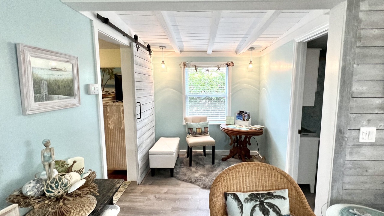 Photo of Livingroom in Gulf Gate Estates