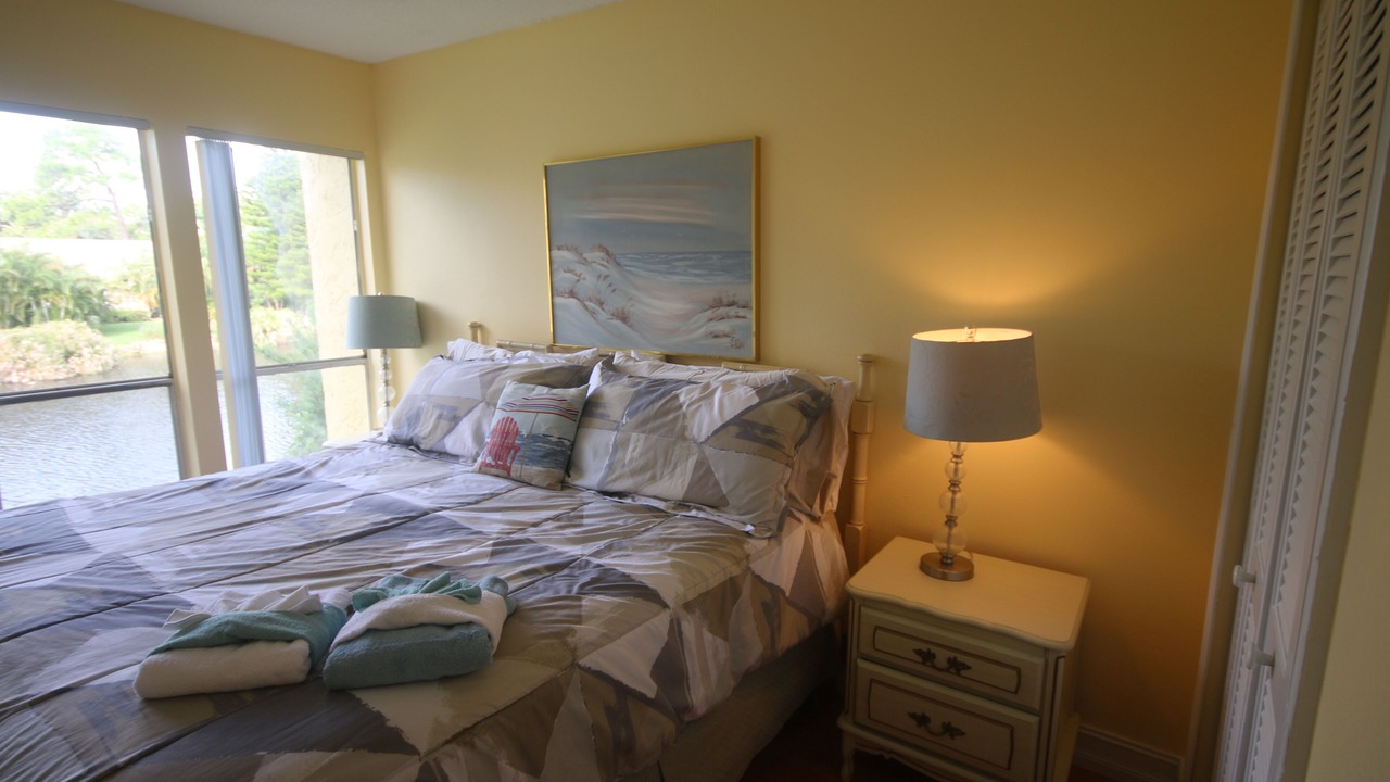 Photo of Bedroom in Gulf Gate Estates