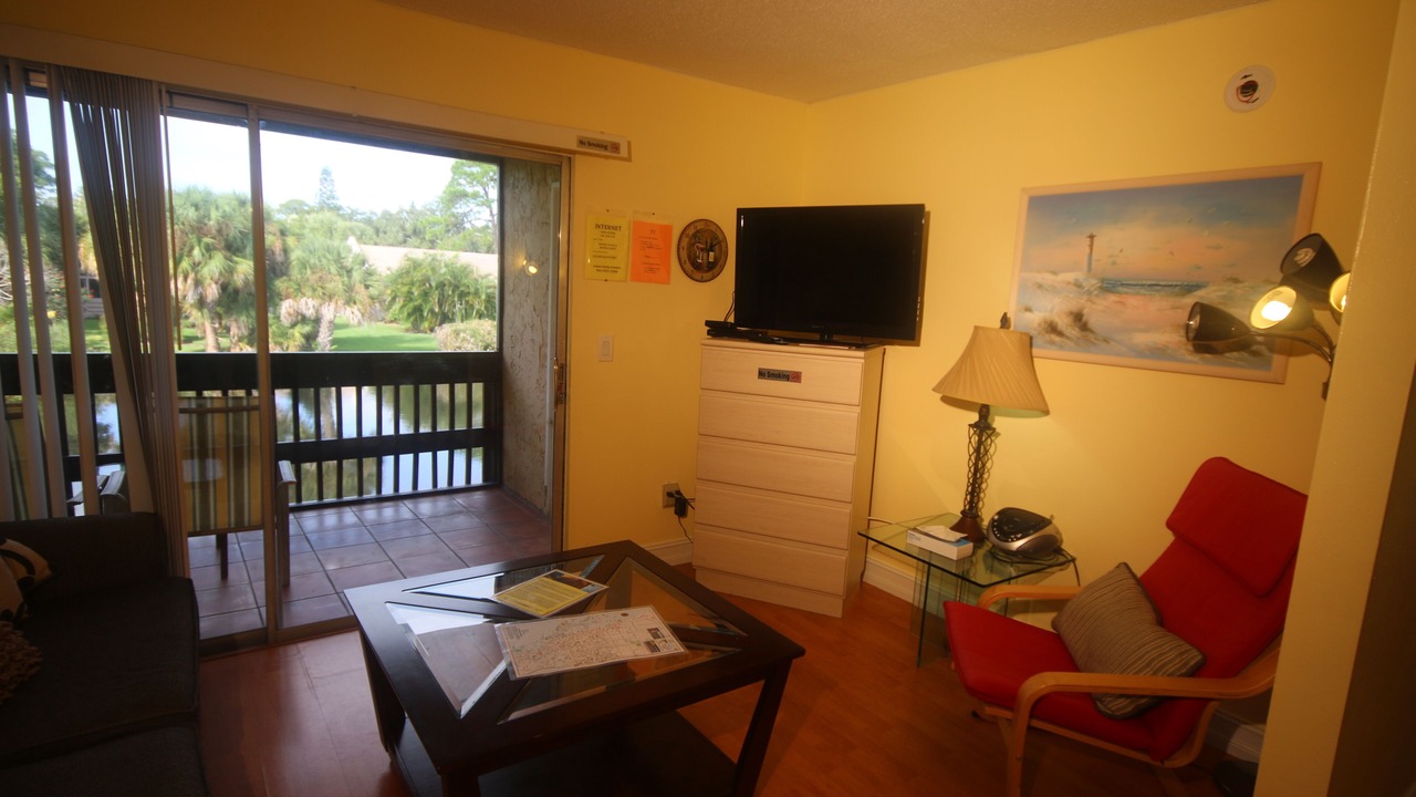 Photo of Livingroom in Gulf Gate Estates