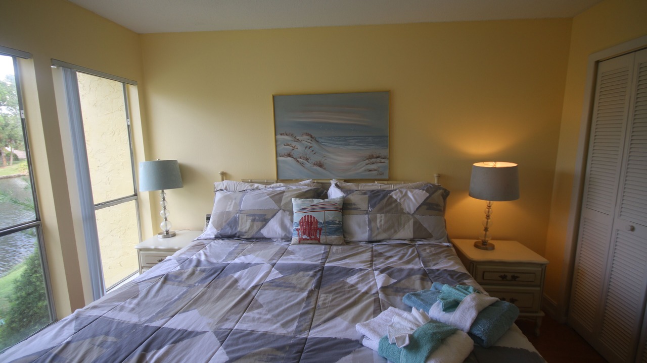 Photo of Bedroom in Gulf Gate Estates