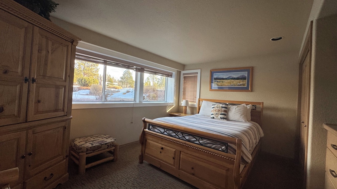Photo of Bedroom in Sunriver