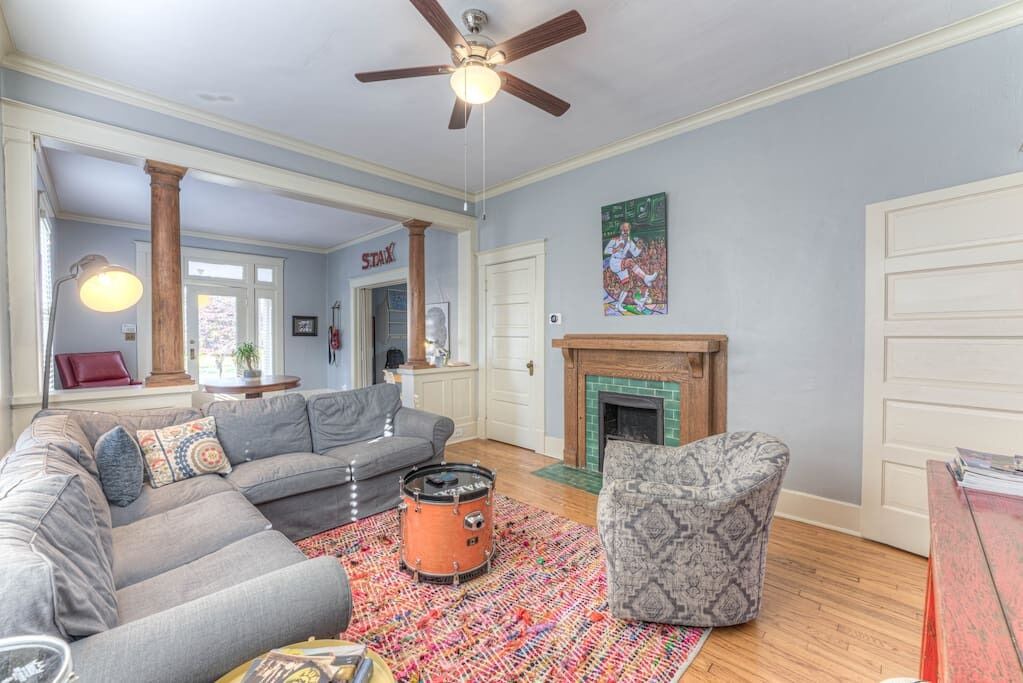 Photo of Livingroom in Cooper-Young Historic District