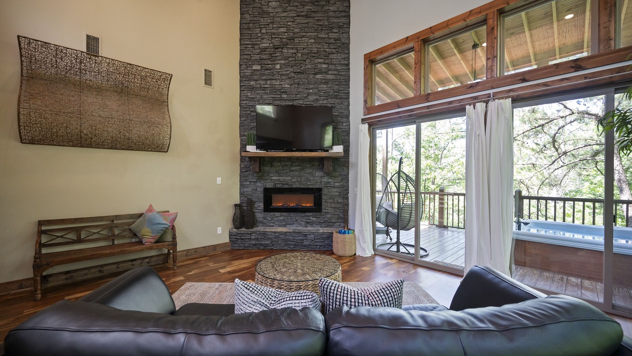 Photo of Livingroom in Broken Bow