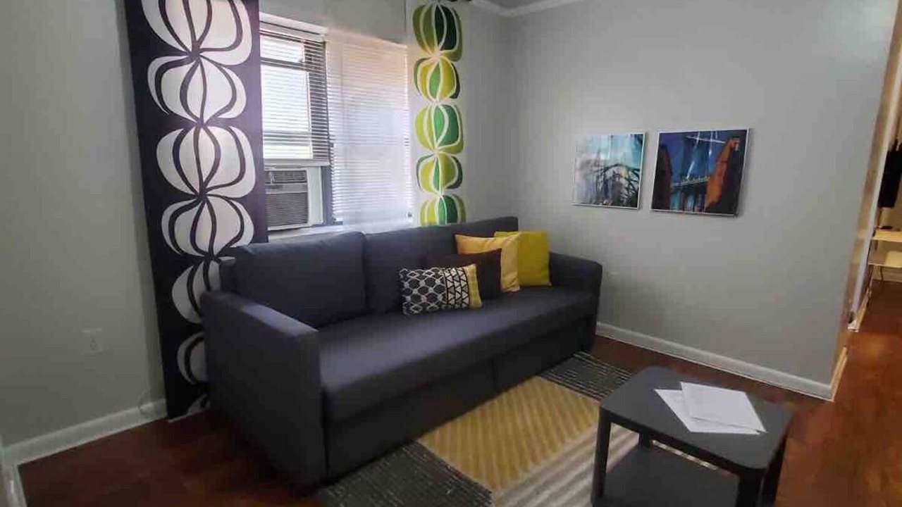 Photo of Livingroom in Union City